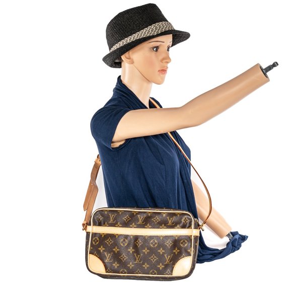 LOUIS VUITTON Monogram Compiegne Toiletry Vintage - Picture 6 of 14